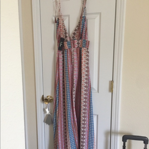 Lulu’s Maxi Dress...new with tags. - Picture 2 of 2